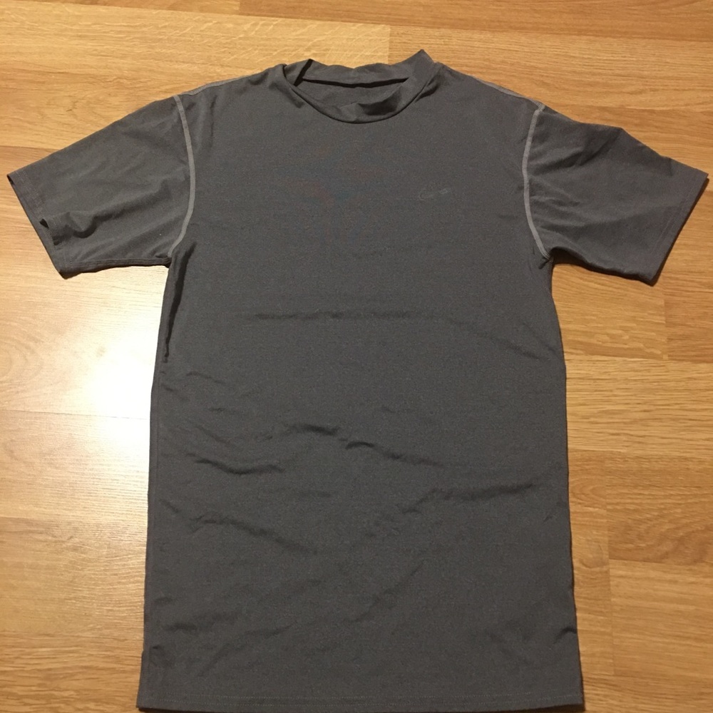 Boys Nike compression shirt size L
